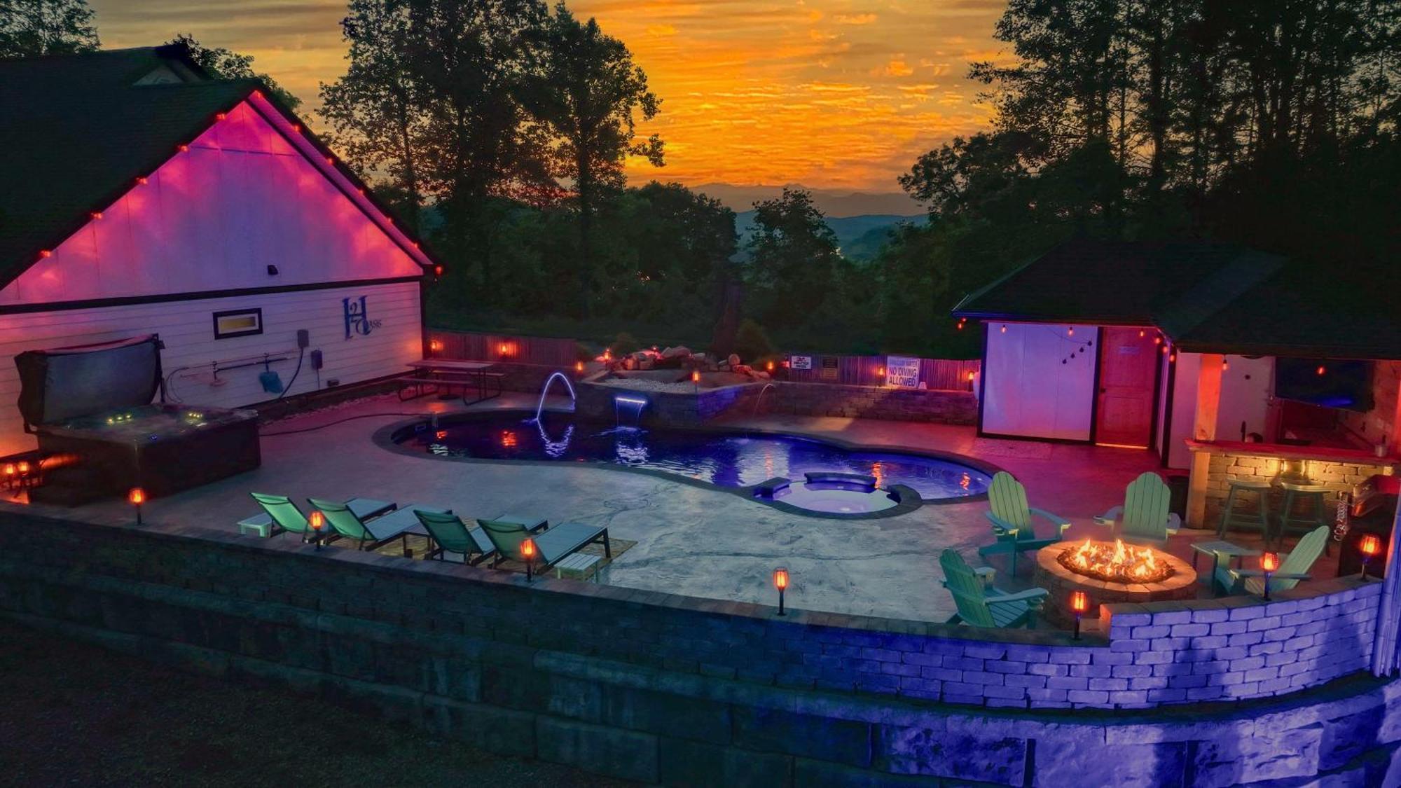 H2Oasis Incredible Pool Retreat With Mountains Views! Villa Сивиървил Екстериор снимка